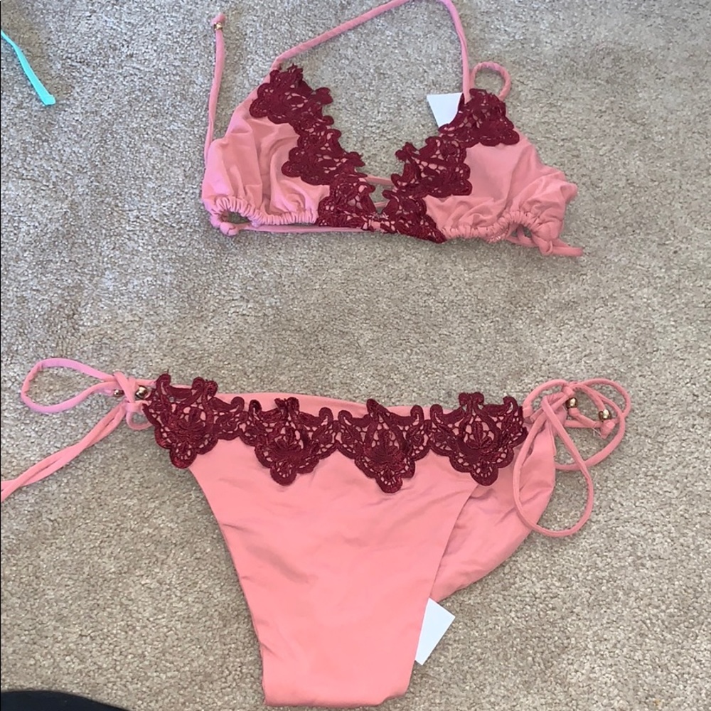 Bikini with lace side